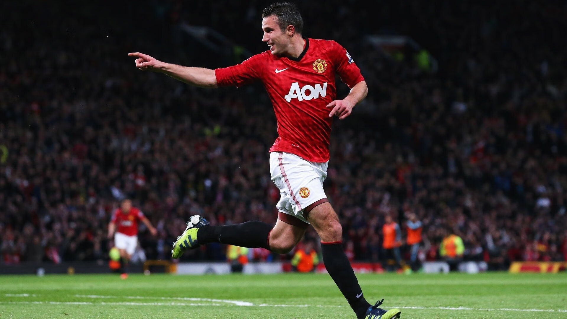 开云体育在线-皮克硬仗之王本色再现，加纳战神级表现助球队稳稳拿下曼城！