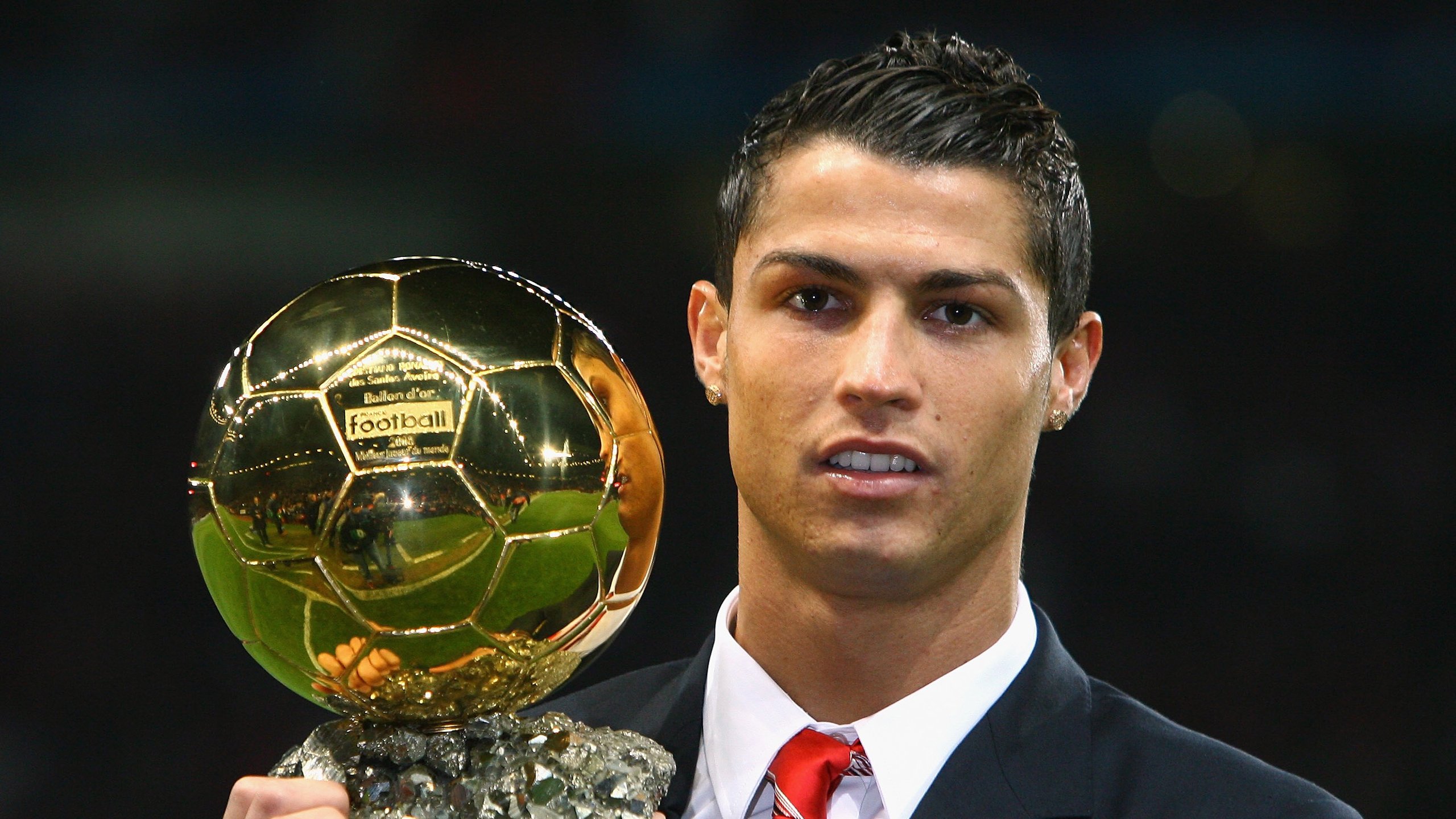 开云体育中国-北欧德比惊现弑神剧本！努涅斯东决封王，丹麦铁蹄无情碾压瑞典童话